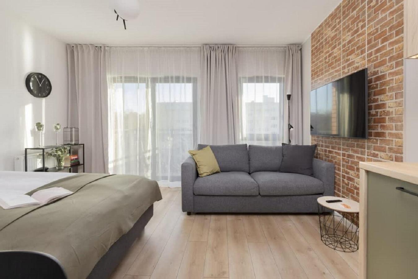 Centre Torunska By The River By Renters Apartment